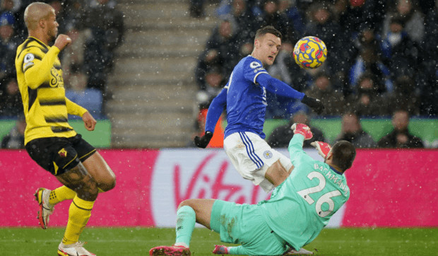  麦迪逊梅开二度莱斯特城主场完胜伯恩茅斯逃离降级区